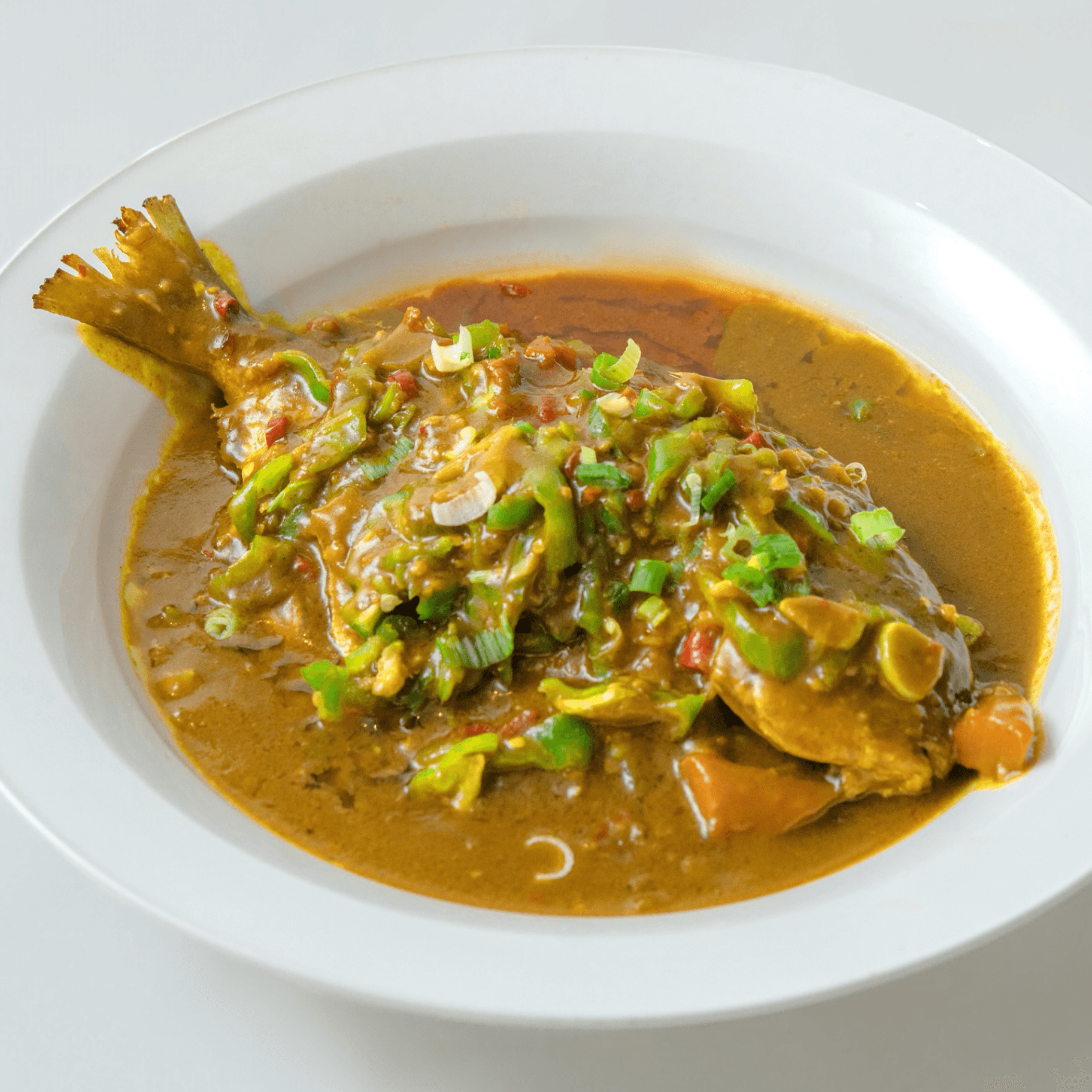 Pan-Fried Pomfret with Curry (Bone-in) 咖喱金鯧魚(带骨)